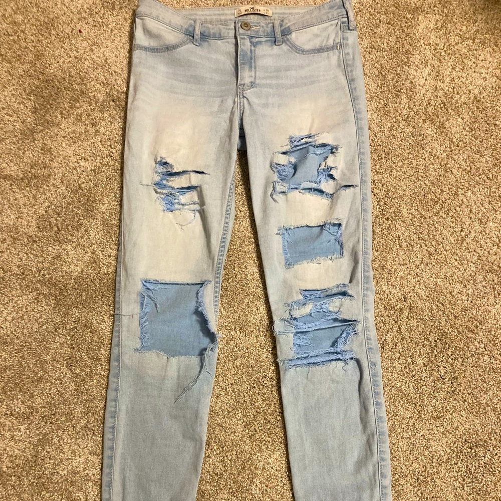 HOLLISTER RIPPED JEANS